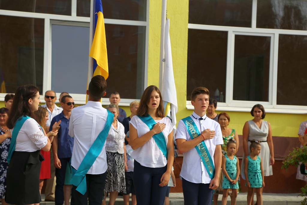 kramatorskaja ukrainskaja gimnazija pervyj zvonok 4