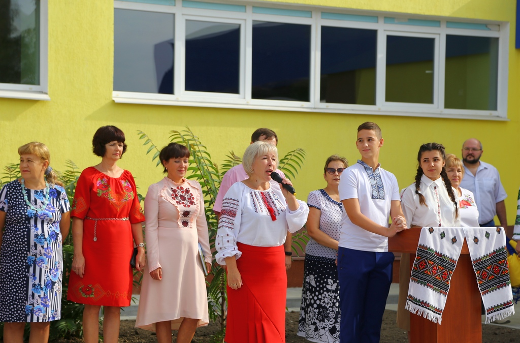 kramatorskaja ukrainskaja gimnazija pervyj zvonok 5