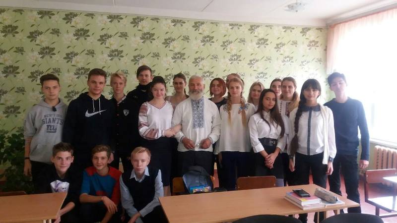 den ukrainskoj pismennosti v OSh4 kramatorska.jpg2