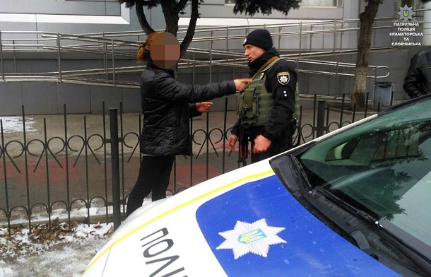 Patrulnye izjali u netrezvoj materi godovalogo malysha 3