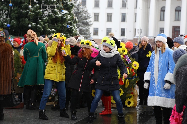 V Kramatorske proshel parad elok 1