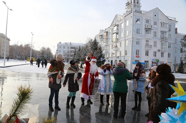 V Kramatorske proshel parad elok 4