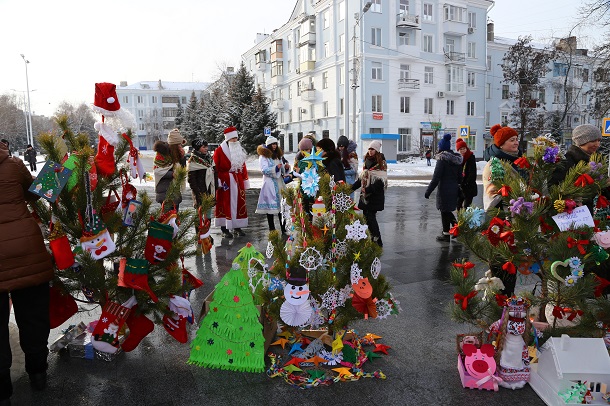 V Kramatorske proshel parad elok 5