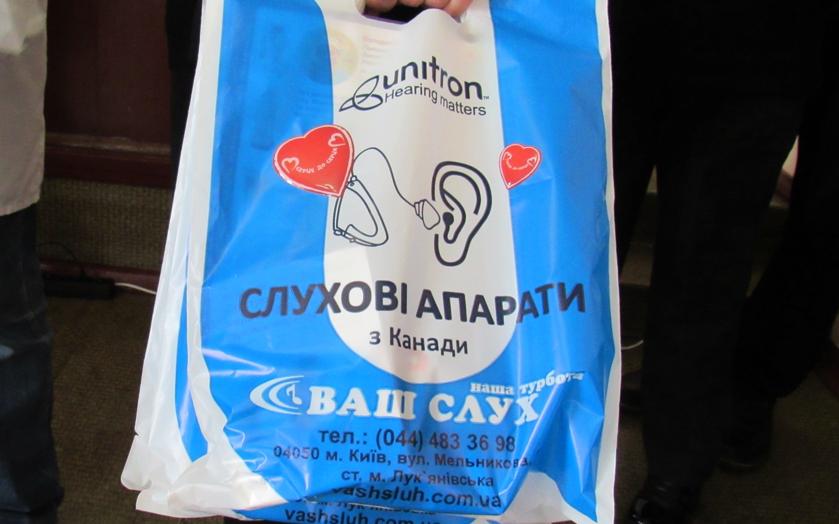 v kramatorske 17 detok poluchili sluhovye apparaty.JPG4