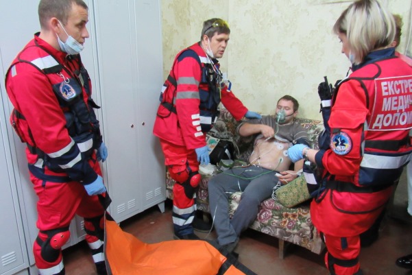 v kramatorske prinimali rody v torgovom centre.jpg0