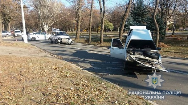 V Kramatorske perevernulsja avtomobil 1
