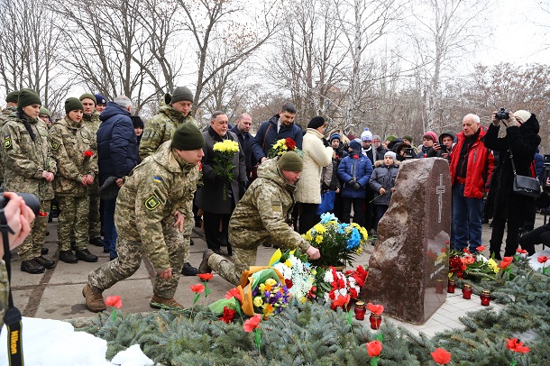 V Kramatorske proshel den pamjati 10 fevralja 15