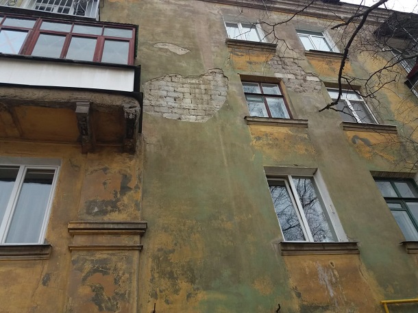 V Kramatorske dom na ulice Triumfalnoj nahoditsja v avarijnom sostojanii 3