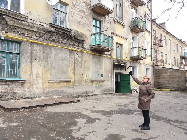 V Kramatorske dom na ulice Triumfalnoj nahoditsja v avarijnom sostojanii 4