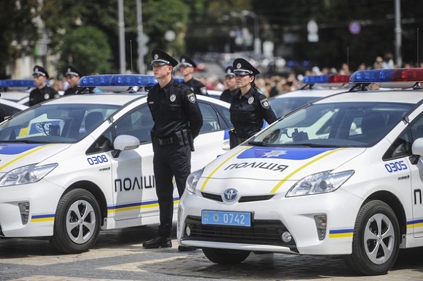 Policija Kramatorska proverjaet informaciju o zaminirovanii avtomobilja