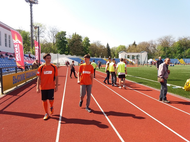 V Kramatorske prohodit Tretja tradicionnaja gorodskaja spartakiada Olimpijskij den 5