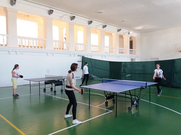 V Kramatorske prohodit Tretja tradicionnaja gorodskaja spartakiada Olimpijskij den 7