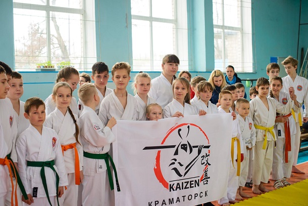 V Kramatorske proshel Otkrytyj Chempionat Doneckoj oblasti po Funakoshi Shotokan karatje 3