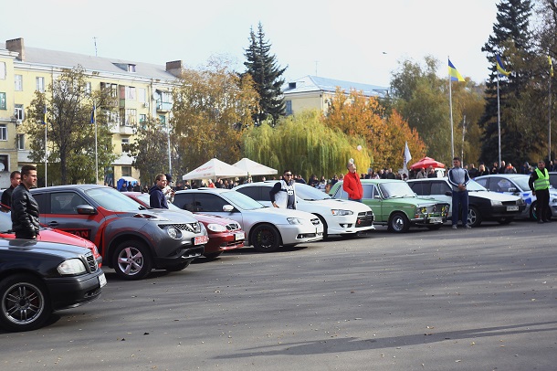 V Kramatorske proshli sorevnovaniya avtomobilistov 3
