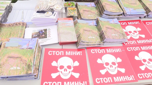 V Kramatorske pokazali kak proishodit razminirovanie 3