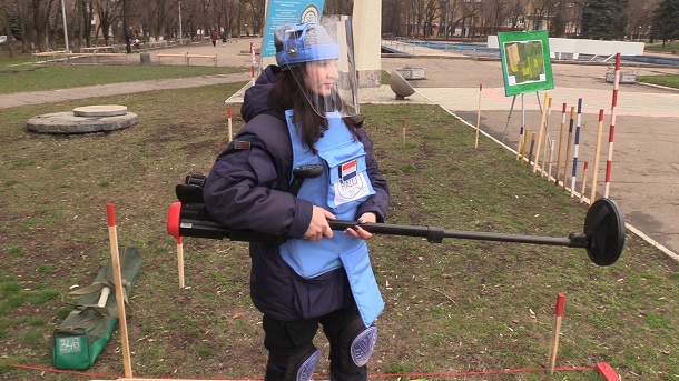 V Kramatorske pokazali kak proishodit razminirovanie 6