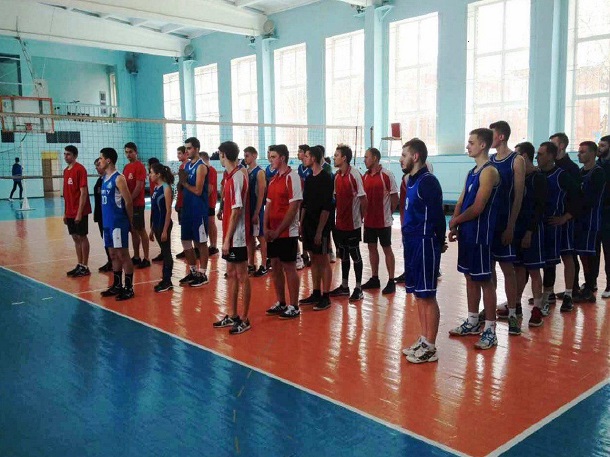 V Kramatorske sbornaja DGMA po volejbolu stala pobeditelem oblastnoj universiady 3