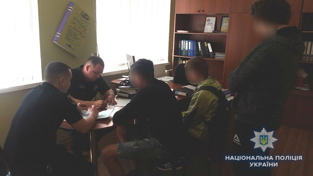 Juvenalnaja policija Kramatorska stala na put borby s kureniem 2