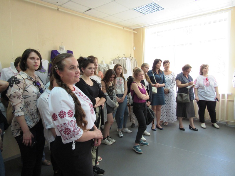 vіstavka ko dnju vіshivanki kramatorsk.JPG1
