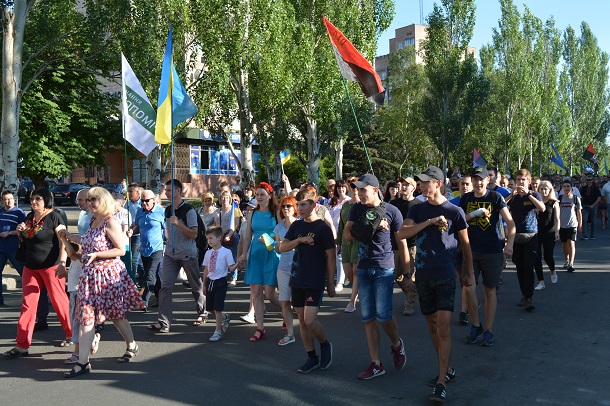 V Kramatorske proshla hoda po sluchaju 5 letija osvobozhdenija 10