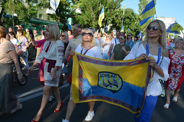 V Kramatorske proshla hoda po sluchaju 5 letija osvobozhdenija 12