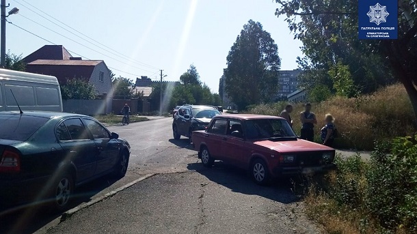 V Kramatorske na ulice Habarovskoj stolknulis dva avtomobilja 4