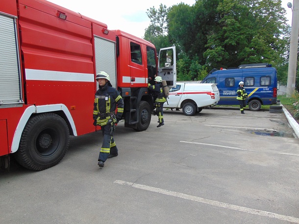 V Kramatorske pozharnye tushili uslovnoe vozgoranie 2