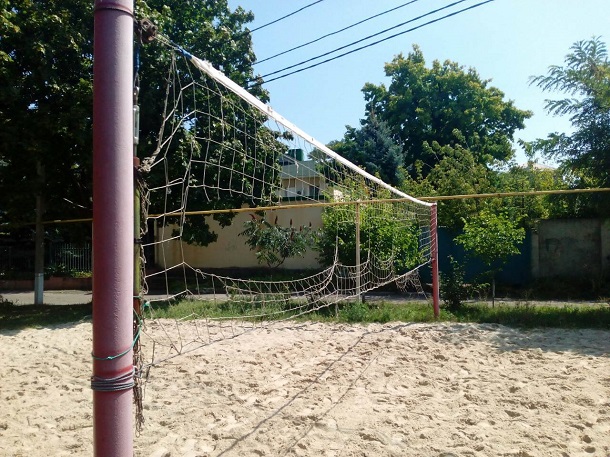 V Kramatorske vandaly razrushajut sportivnye ploshhadki 1