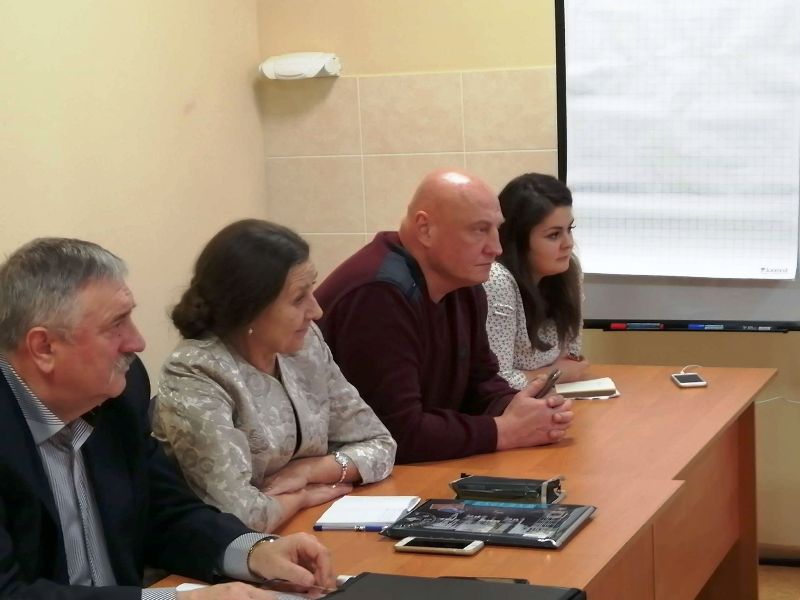 kruglyj stol medproekt doneckaja oblast.jpg2