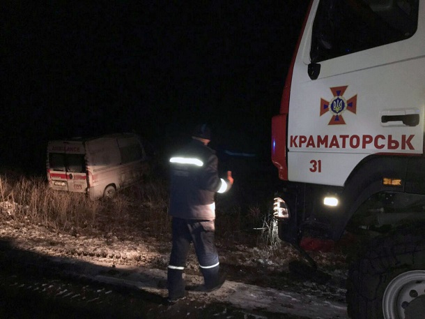 Pod Kramatorskom perevernulsja avtomobil skoroj pomoshhi 1