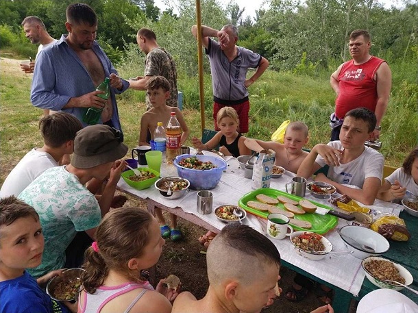 Rybaki iz Kramatorska prinjali uchastie v splave Jeko papa mozhet vse 10