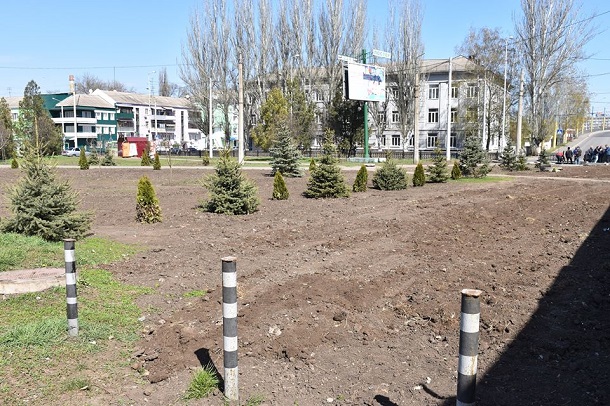 V Kramatorske obustraivajut gazony livnevki i ostanovki 1