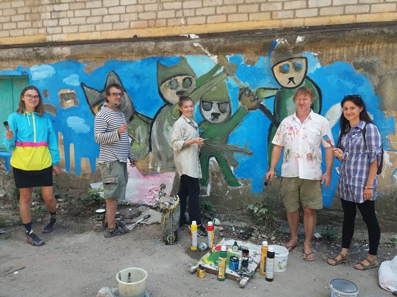V Kramatorske pojavitsja novyj mural Koty osvobozhdajut Kramatorsk 3