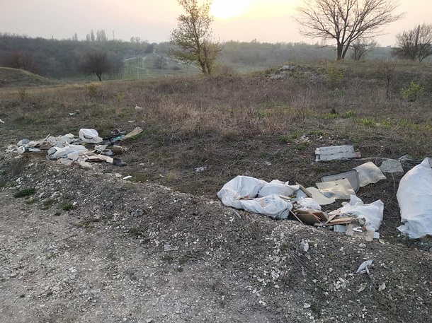 V Kramatorske prodolzhajutsja stihijnye svalki 4