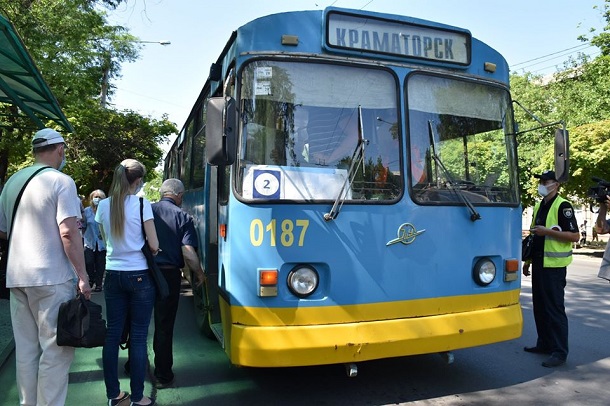V Kramatorske proverjajut sobljudenie sanitarnyh norm v obshhestvennom transporte 3