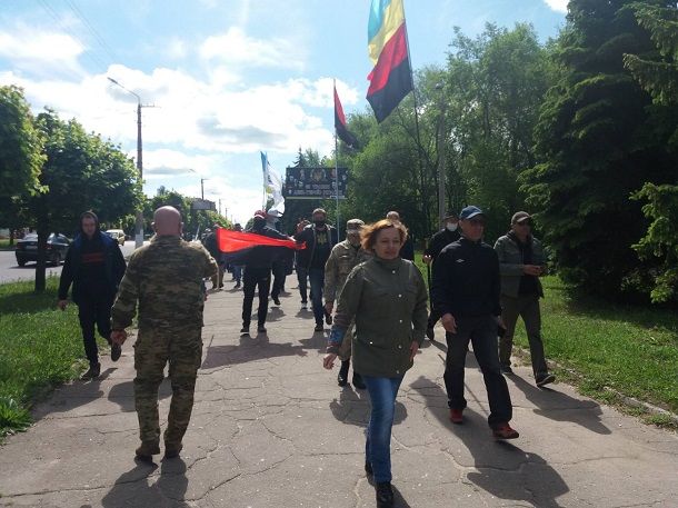 V Kramatorske sostojalsja avtoprobeg v chest geroev Ukrainy 10