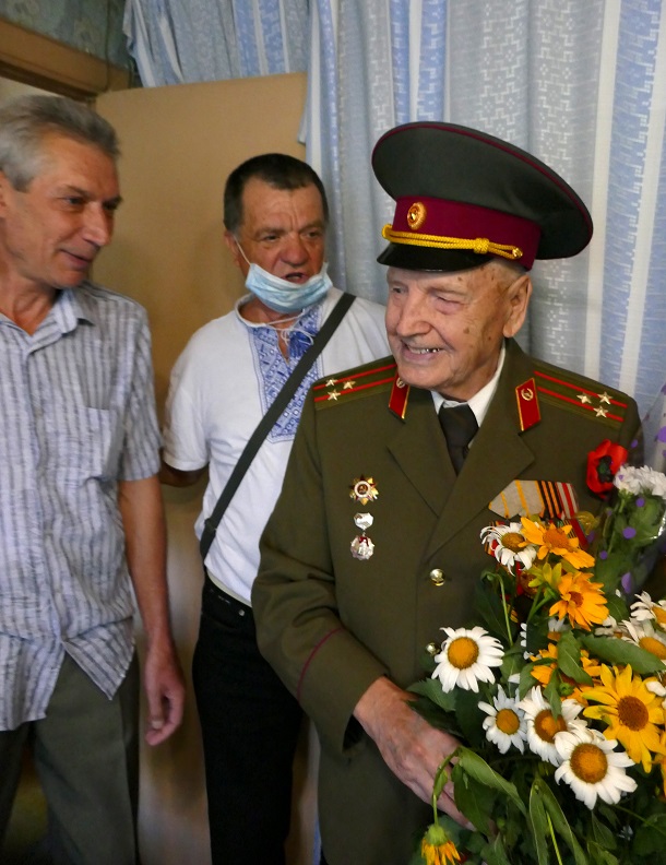 V Kramatorske veteran otmetil 95 letnij jubilej 5