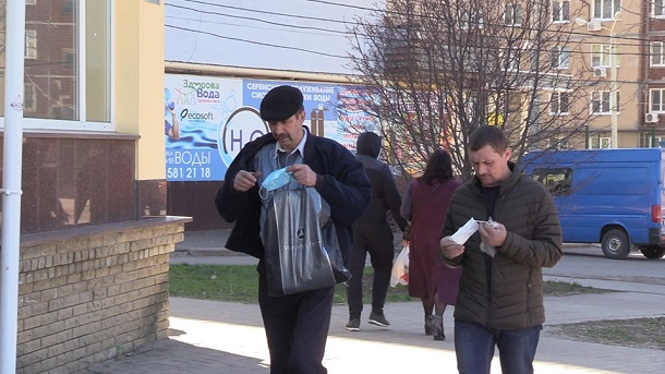 V supermarkety Kramatorska vhod bez masok zapreshhen 8