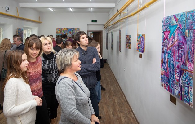 v kramatorske otkrilas vistavka kartin 5