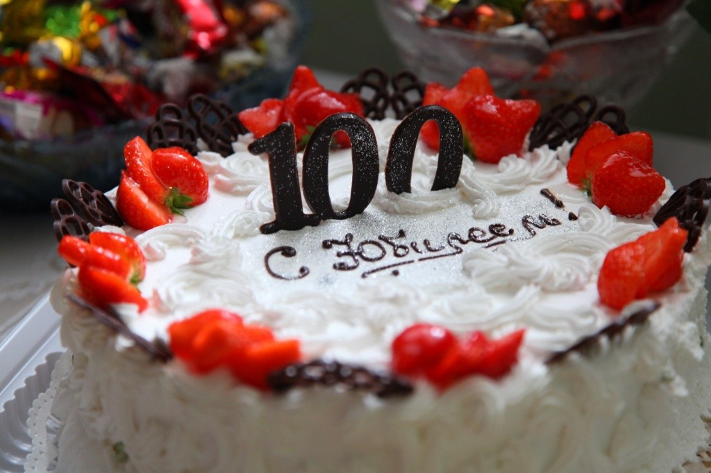 100 let
