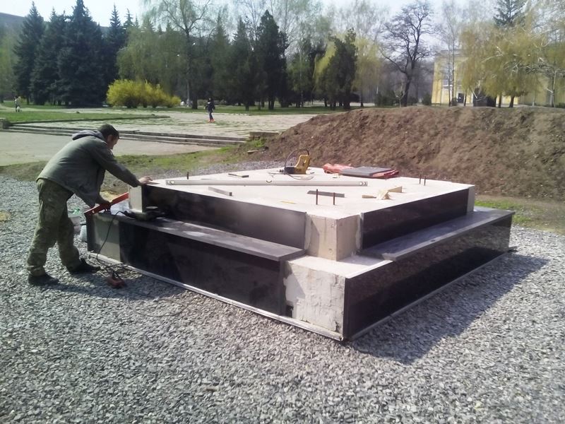 pamjatnik chernobylcam kramatorsk1