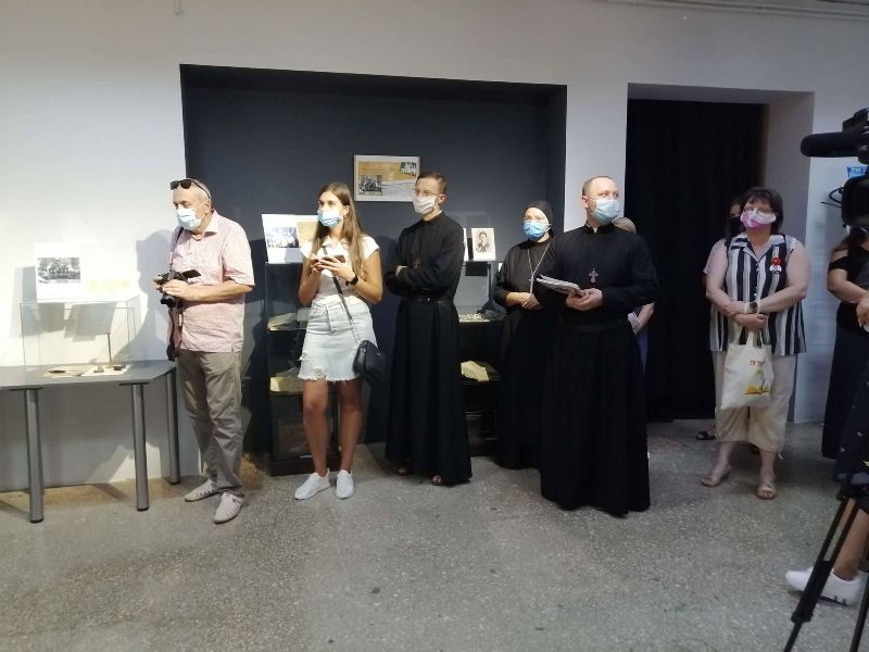 vystavka sheptickij.jpg8