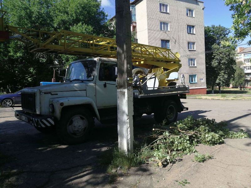padajut derevja kramatorsk.jpg5