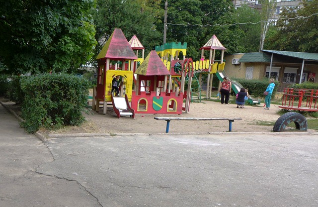 detskaja ploshadka lazurnyj kramatorsk