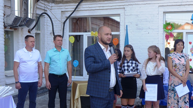 pervyj zvonok goncharenko podarki jasnogorka kramatorsk 12