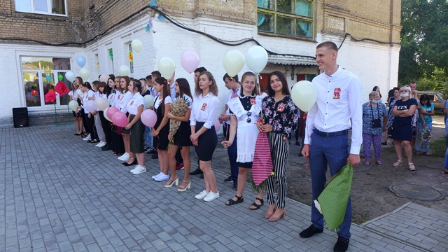 pervyj zvonok goncharenko podarki jasnogorka kramatorsk 2