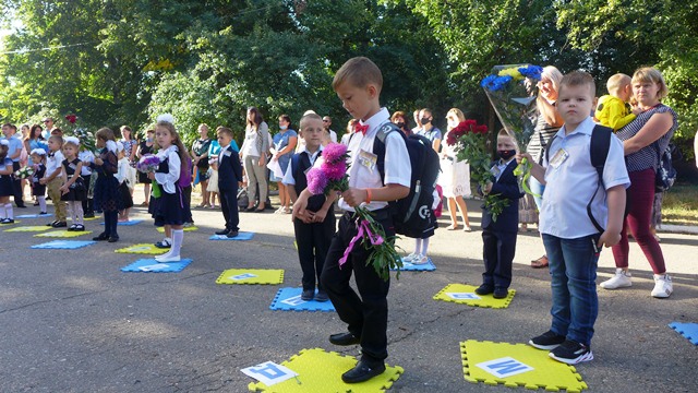 pervyj zvonok goncharenko podarki jasnogorka kramatorsk 4