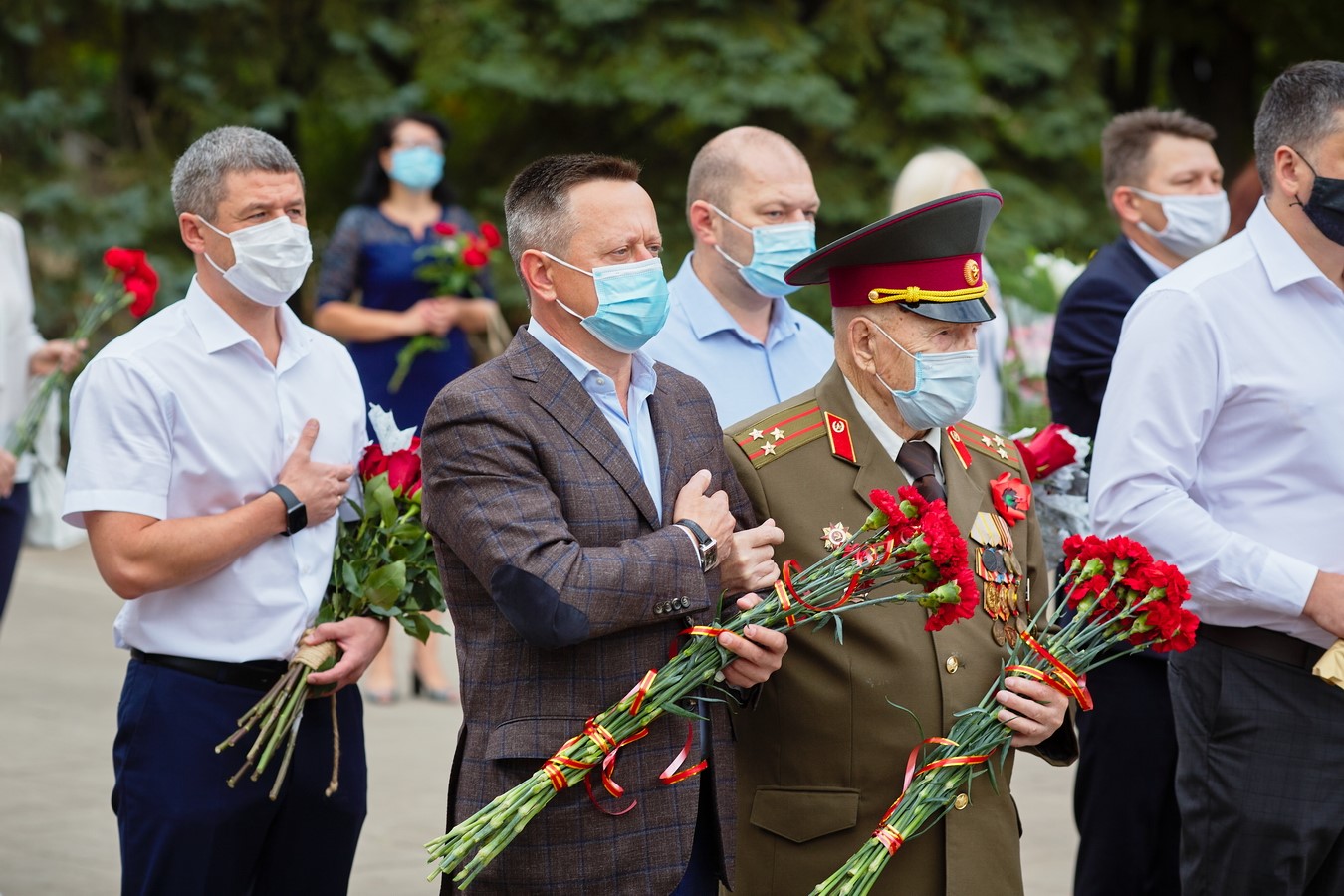 vozlozhenije cvetov den osvobozhdenija kramatorska 14