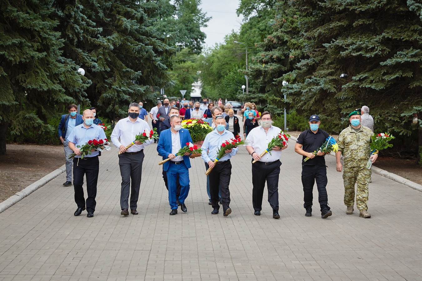 vozlozhenije cvetov den osvobozhdenija kramatorska 15