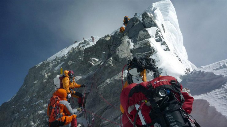 alpinisty na evereste rect 74d710fb3ebd9a7429ee273cda6a840d